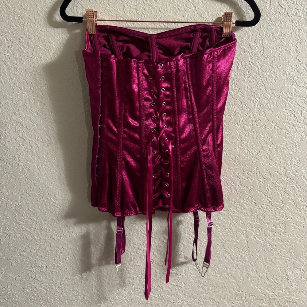 FREDEICKS OF HOLLYWOOD Sexy Ruched Corset - Picture 6 of 6